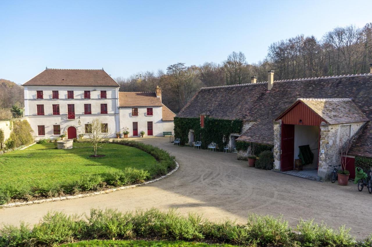 Le Barn Hotel Bonnelles Exterior photo